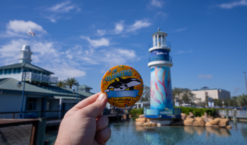 Celebration pin Seaworld Orlando