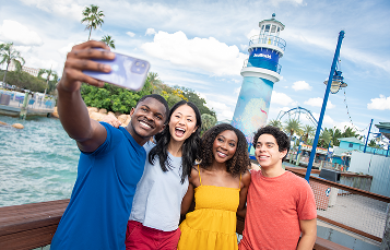 Friends taking a selfie at SeaWorld Orlando