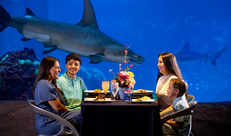 Family dining at Sharks Underwater Grill
