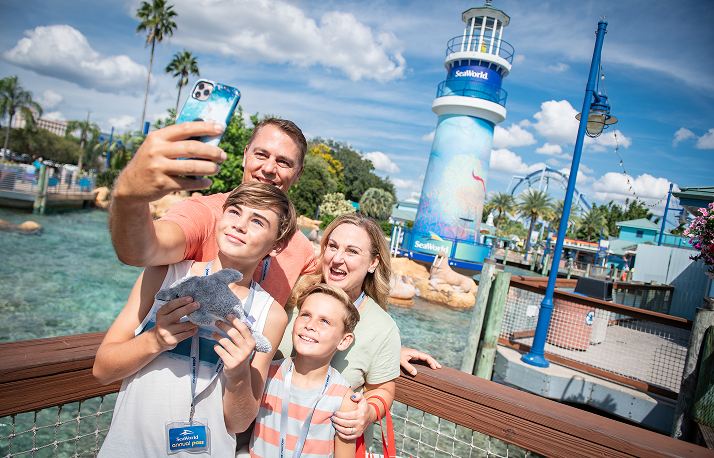swo family selfie.