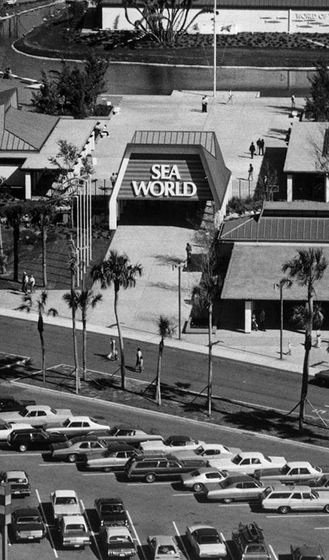 Photo of a vintage SeaWorld Orlando entrance