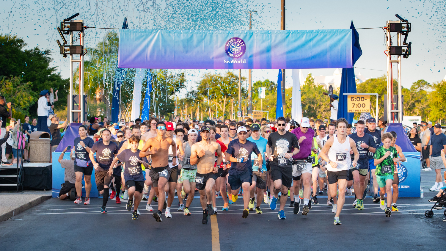 Runners starting Seven Seas Food Festival 5K Run
