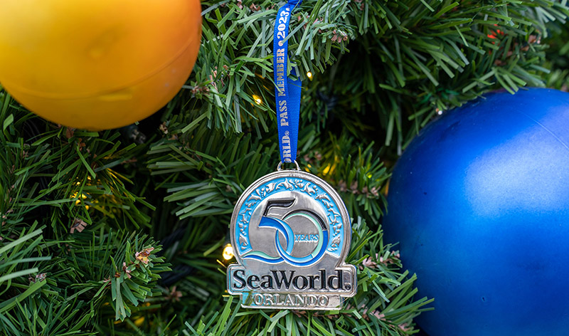 2021 seaworld orlando outlet pass member ornament