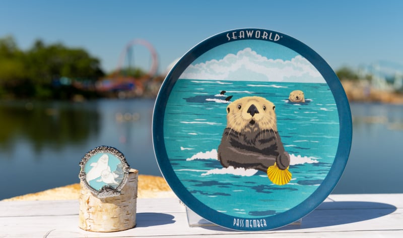 SeaWorld Orlando Exclusive Pass Member Pin.