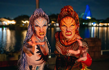 Frost and Frame Howl-O-Scream Sirens