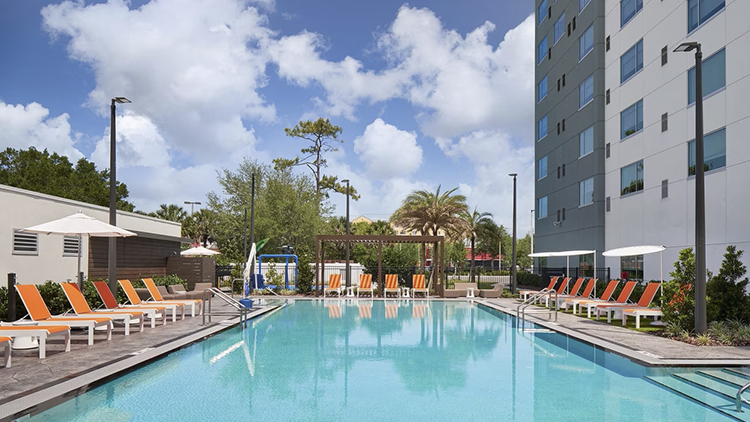 Aloft Orlando Pool