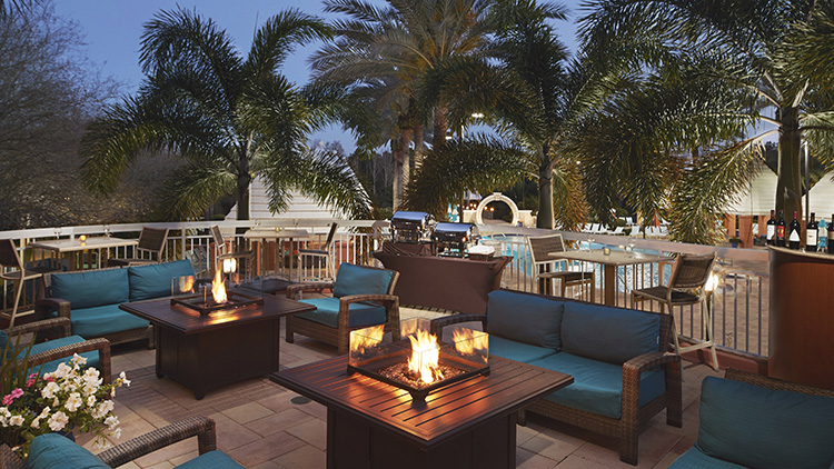 Hilton Grand Vacations at SeaWorld Outdoor Lounge