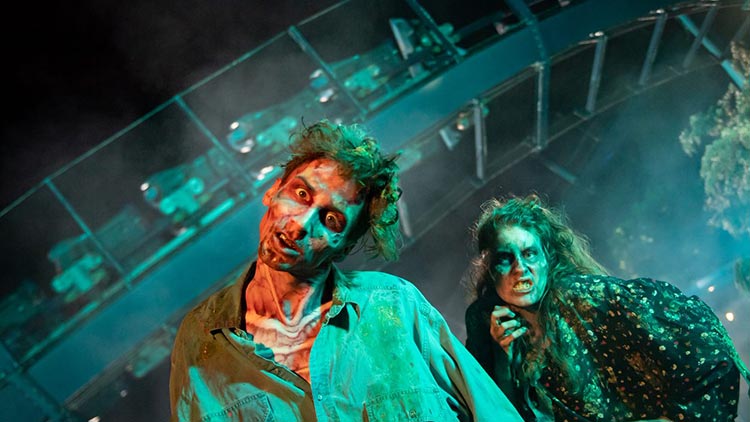 Zombie scare actors during SeaWorld Orlando Howl-O-Scream