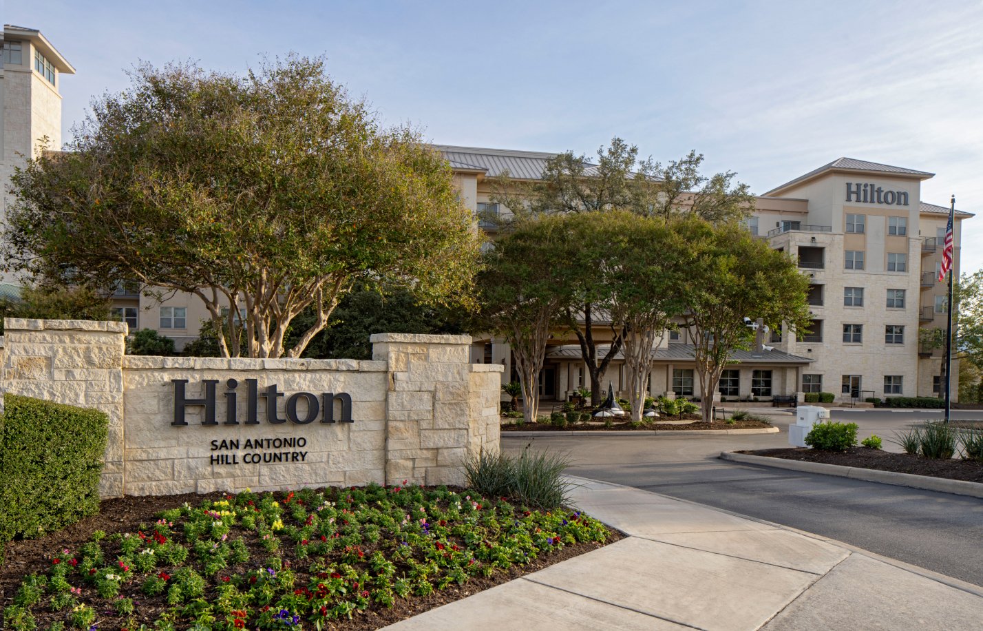 Hilton Hill Country Hotel Exterior