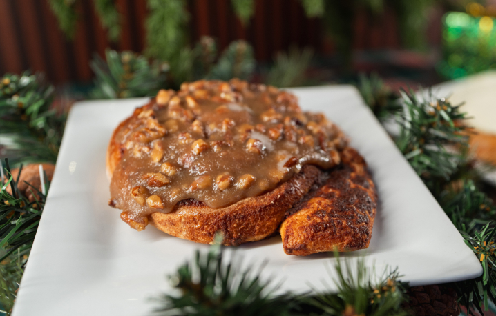 Cinnamon roll with nuts