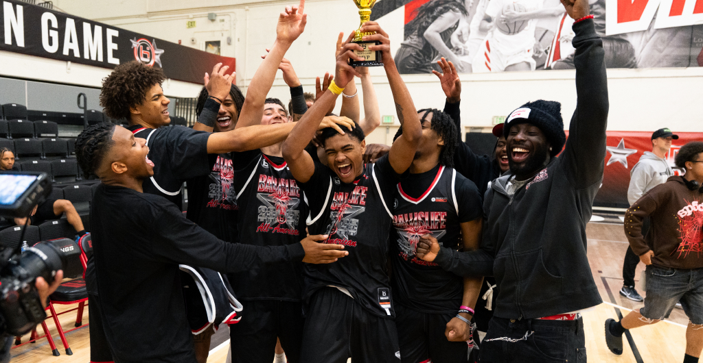 Basketball team with a trophy